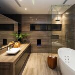 Дизайн ванной комнаты: плитка под дерево